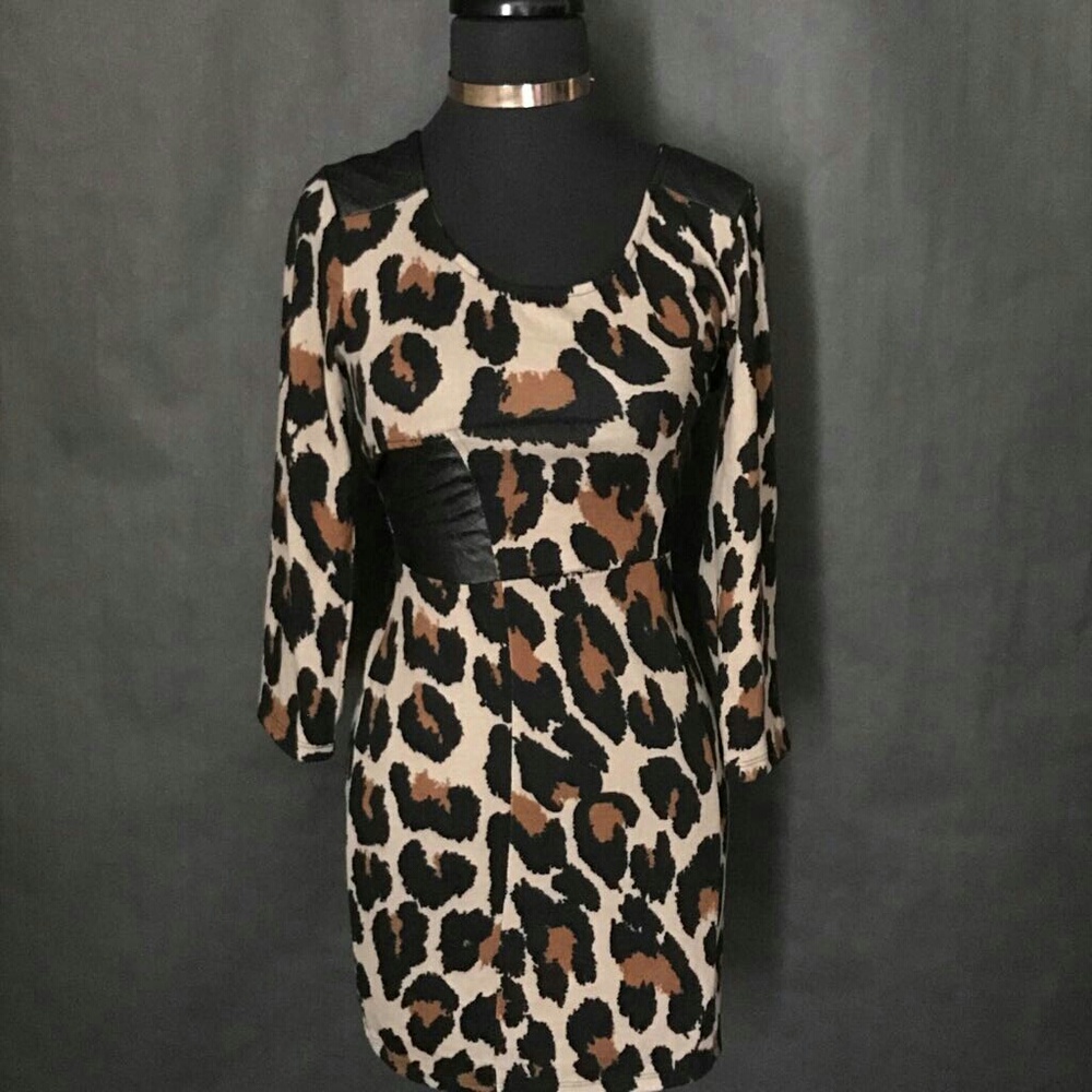 Brand New DH Short Sleeve Skater Dress Sz M